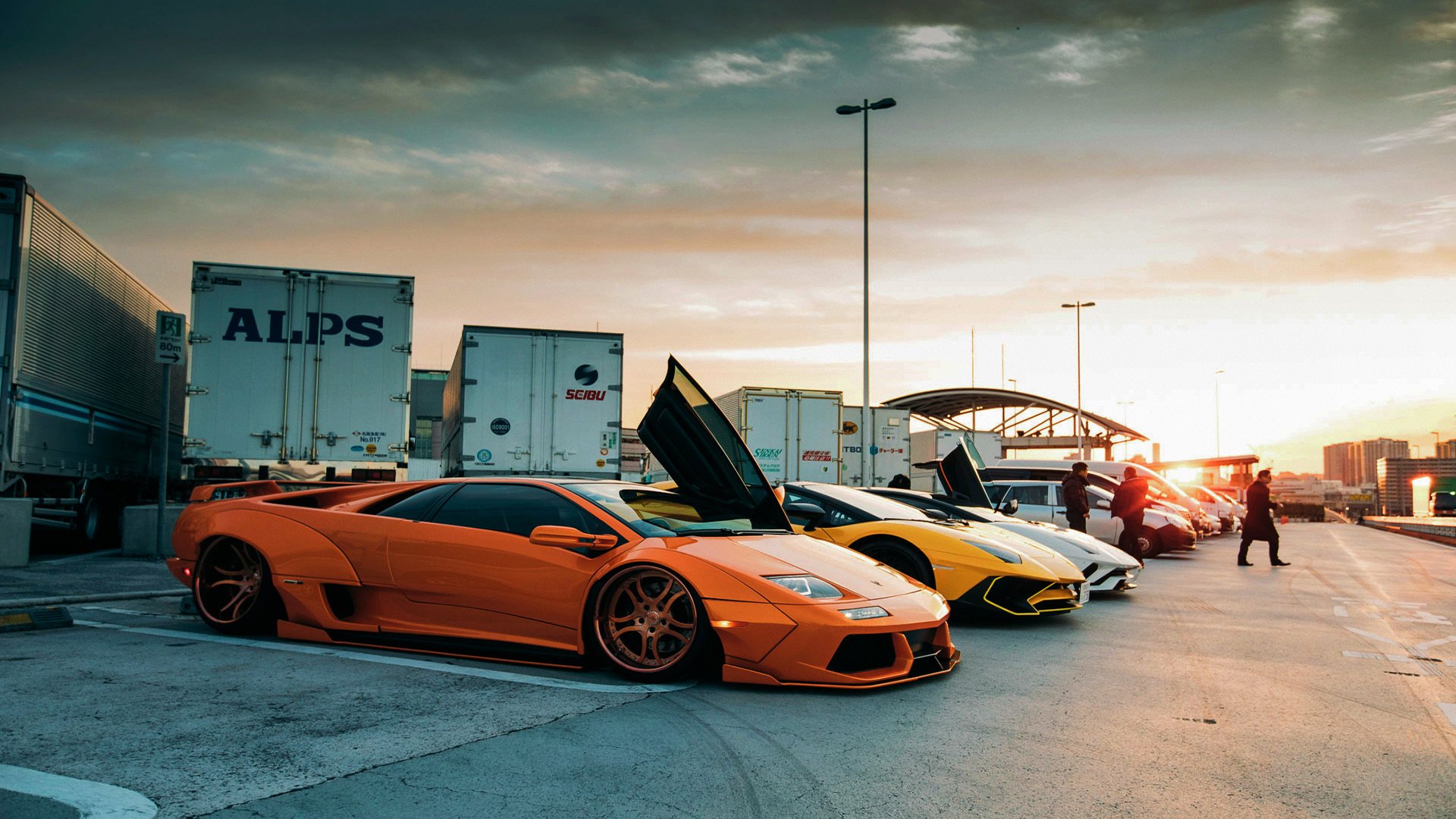 随机英超激战正酣，精彩反击和神级扑救轮番登场，英超争4