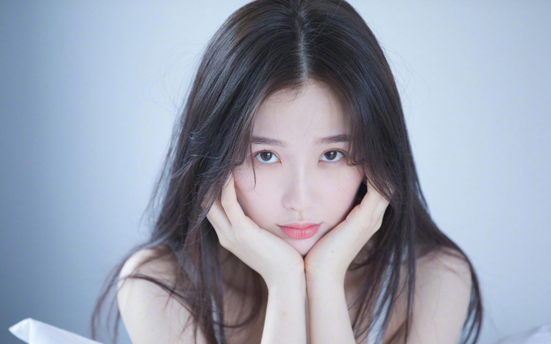 随机草根足球运动深度融入社会生活，成长为全民运动热点，开展足球运动的意义