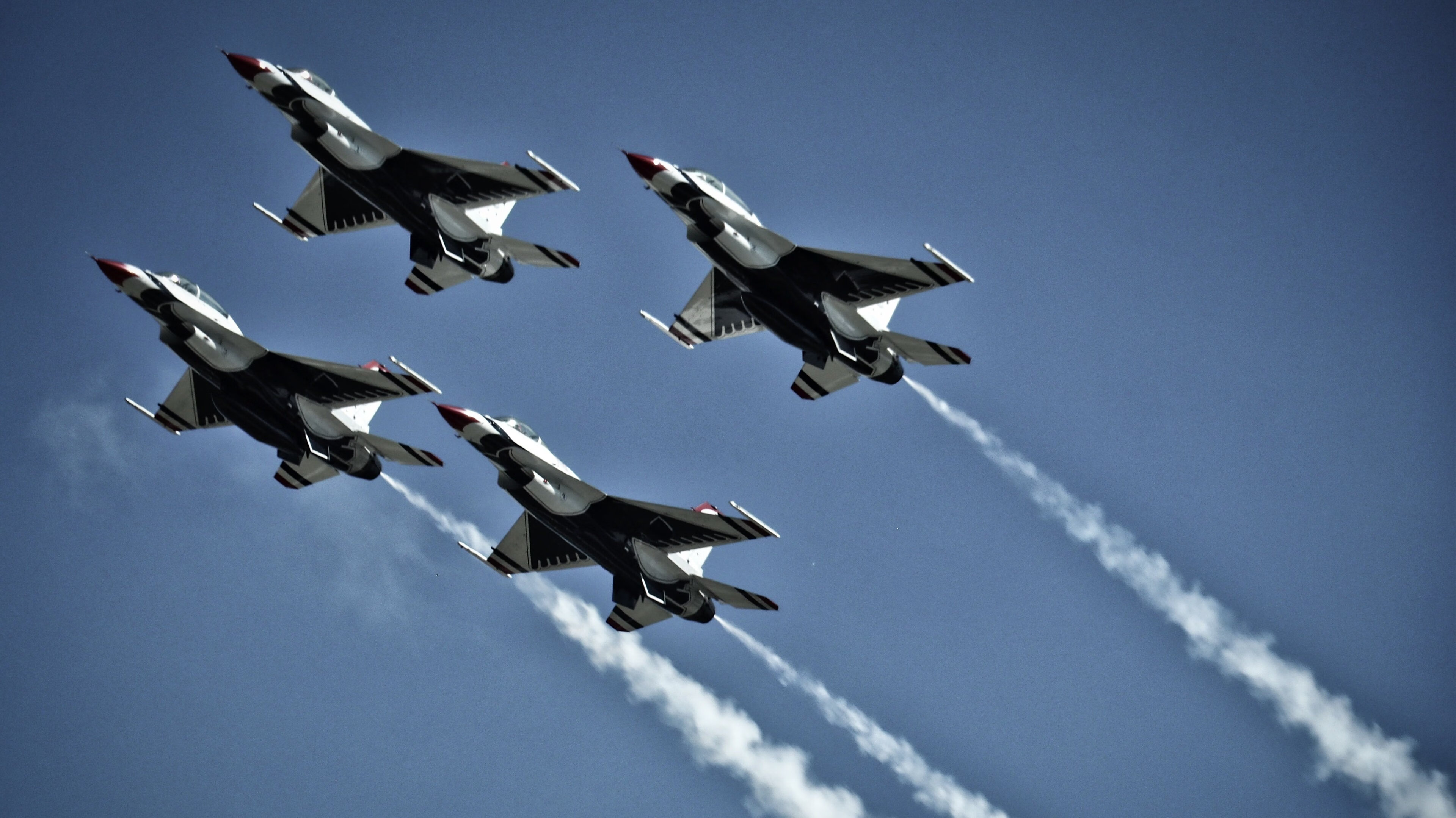 随机阿德里尔森从里昂租借至安德莱赫特，继续欧洲征程，阿尔·安德森