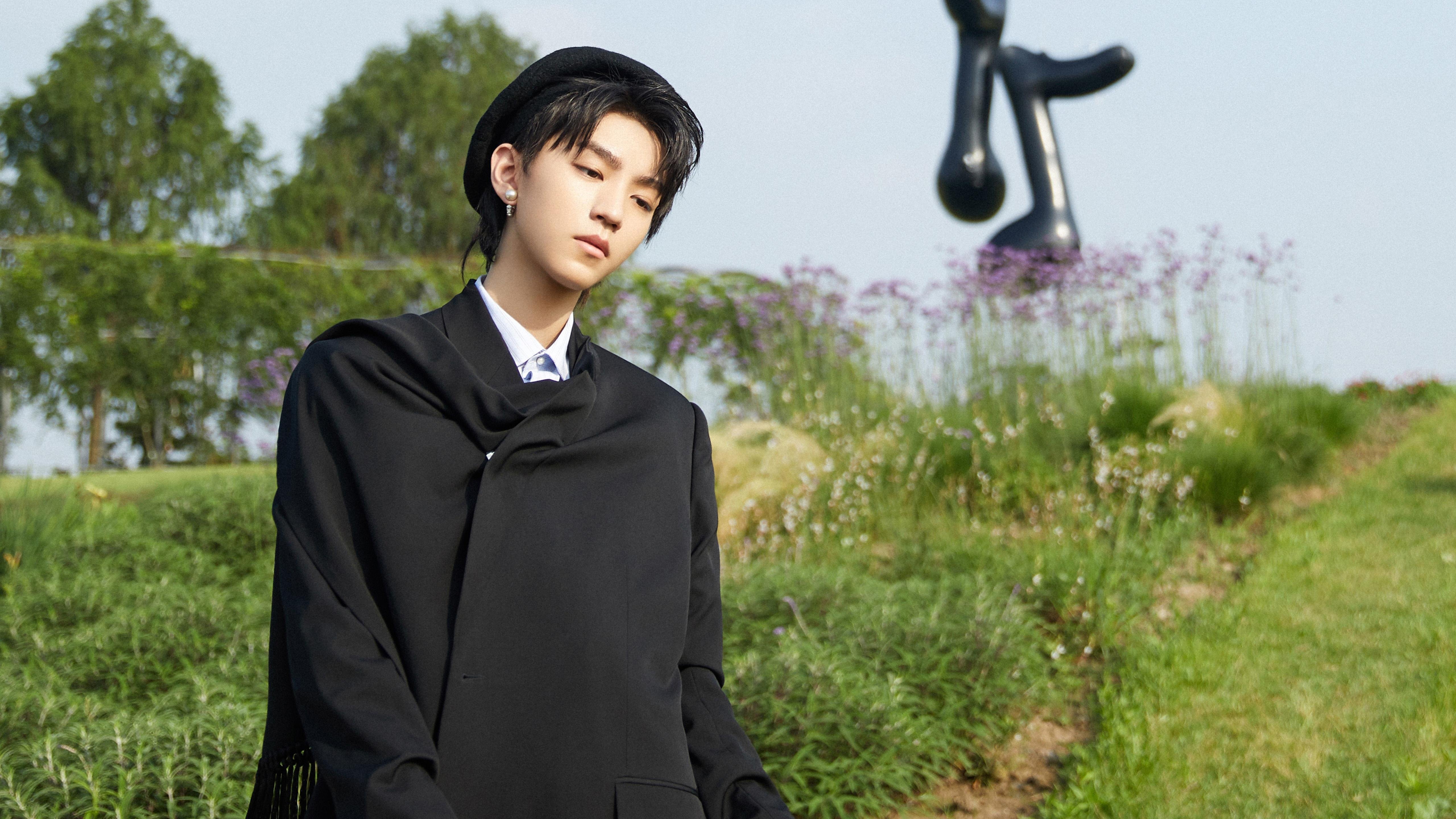 随机中国足球联赛争夺冠军悬念重重，胜负难以预测，中国足球冠军联赛最新消息