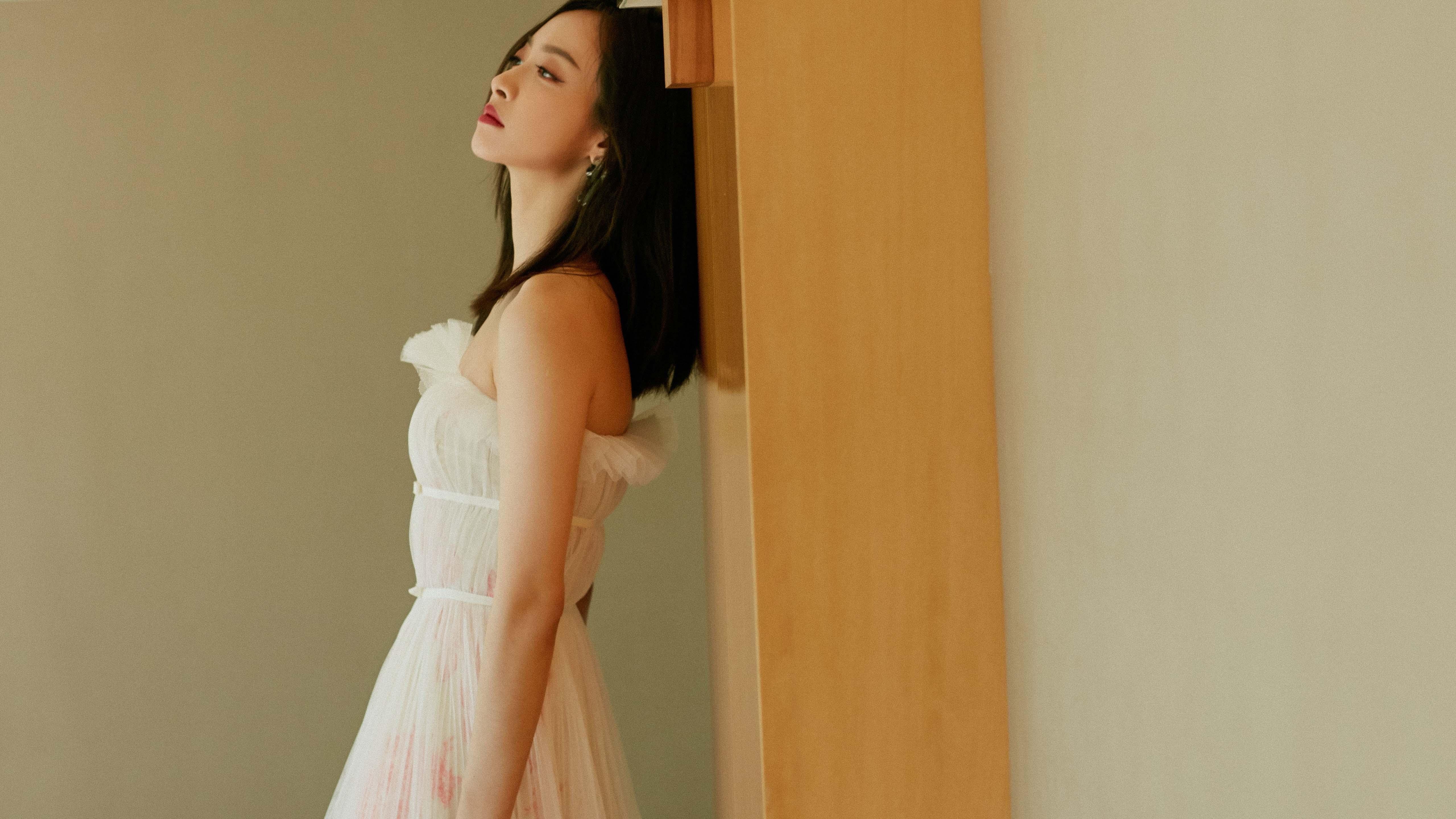 随机拉文表示公牛要从防守端找回状态，拉文续约公牛